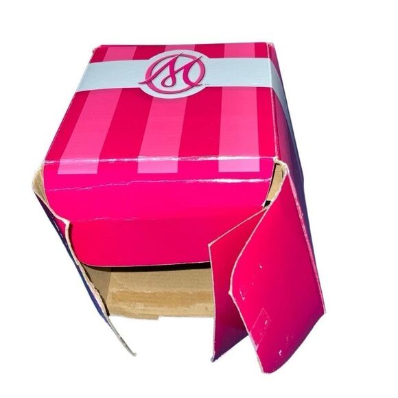 Marie Osmond Fine Collectibles Hershey’s Kisses Porcelain Doll - Picture 9 of 9